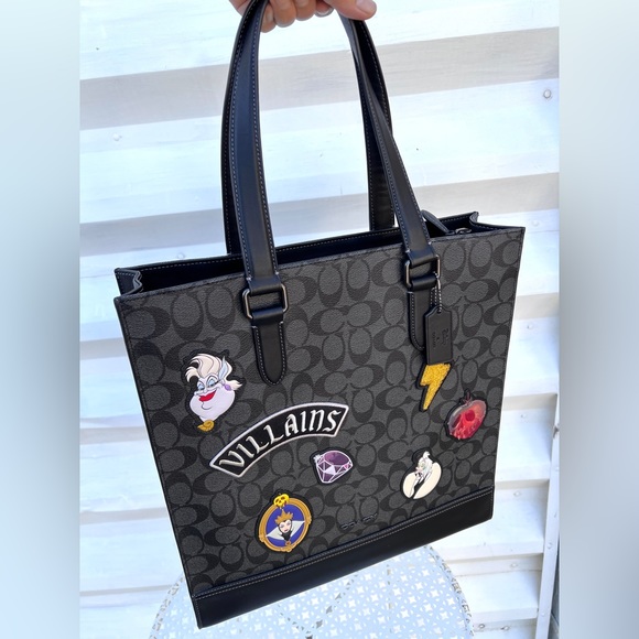 Disney X Coach Graham Structured Tote In Signature Canvas With Patches - Picture 2 of 7